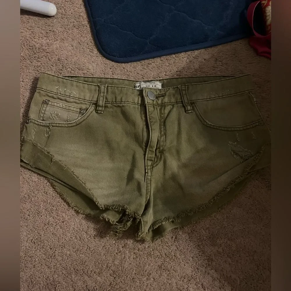 Free people green short shorts‎ 26
